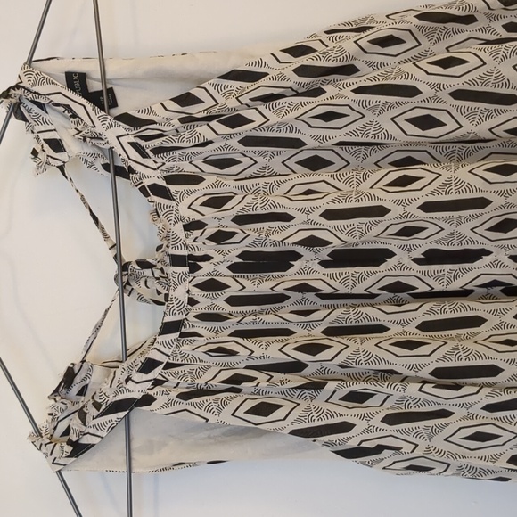 *3/$25 Banana Republic Blk/wht print summer sheath dress with tie backs - Picture 2 of 6